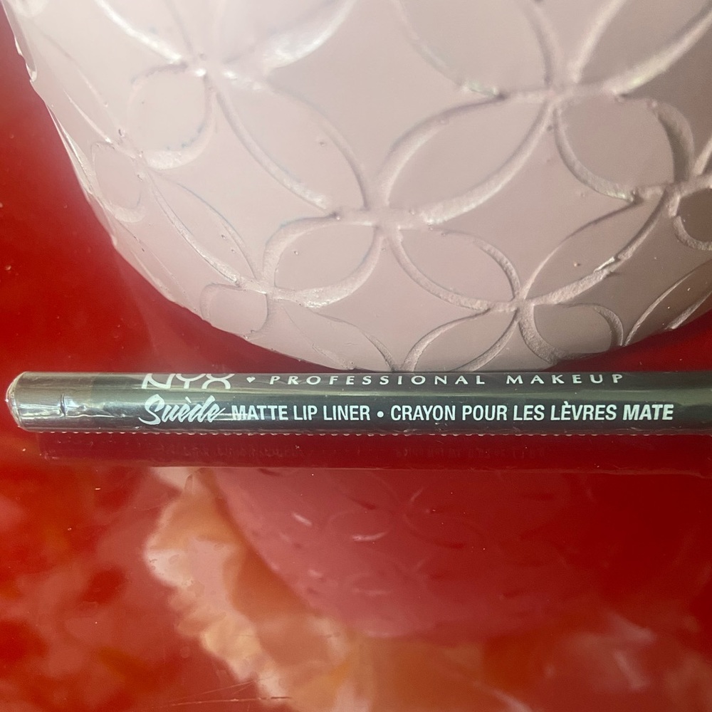 NYX Suede Matte Lip Liner